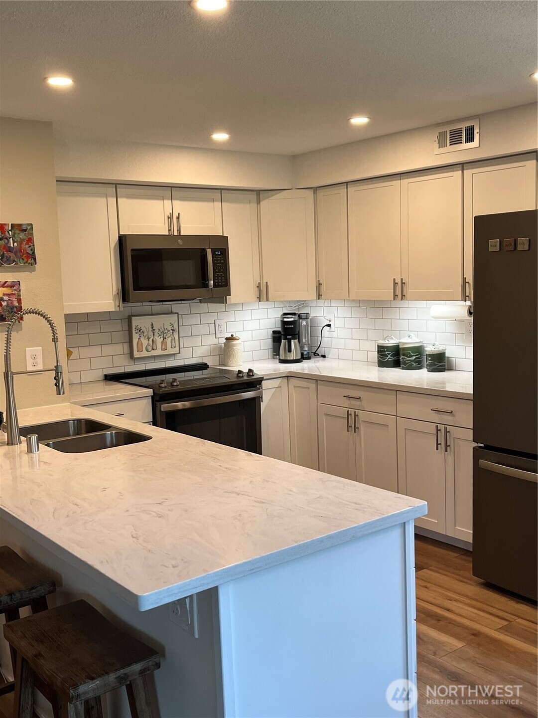 102 N Narwhal Loop NW, Ocean Shores, WA 98569