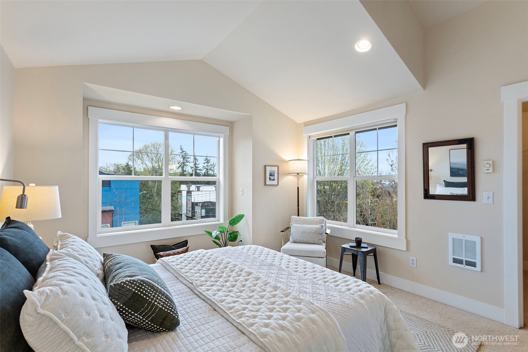 9501 Interlake Avenue N, Seattle, WA 98103
