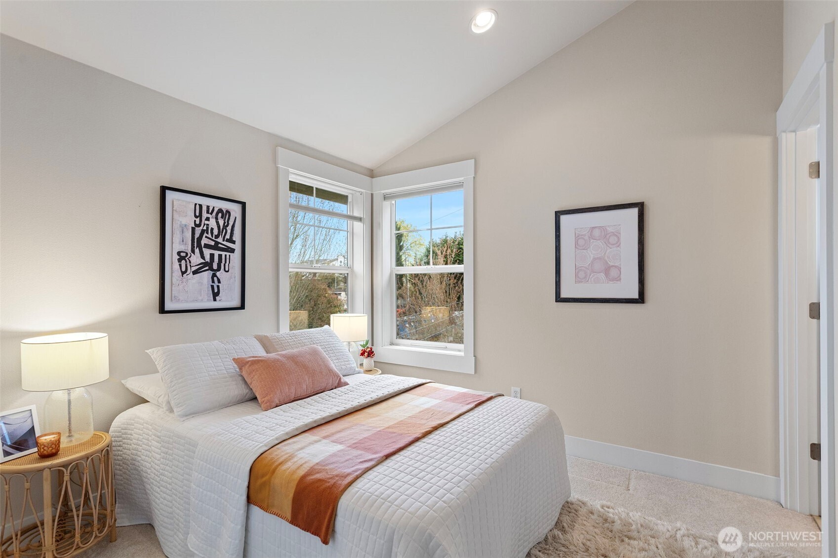 9501 Interlake Avenue N, Seattle, WA 98103