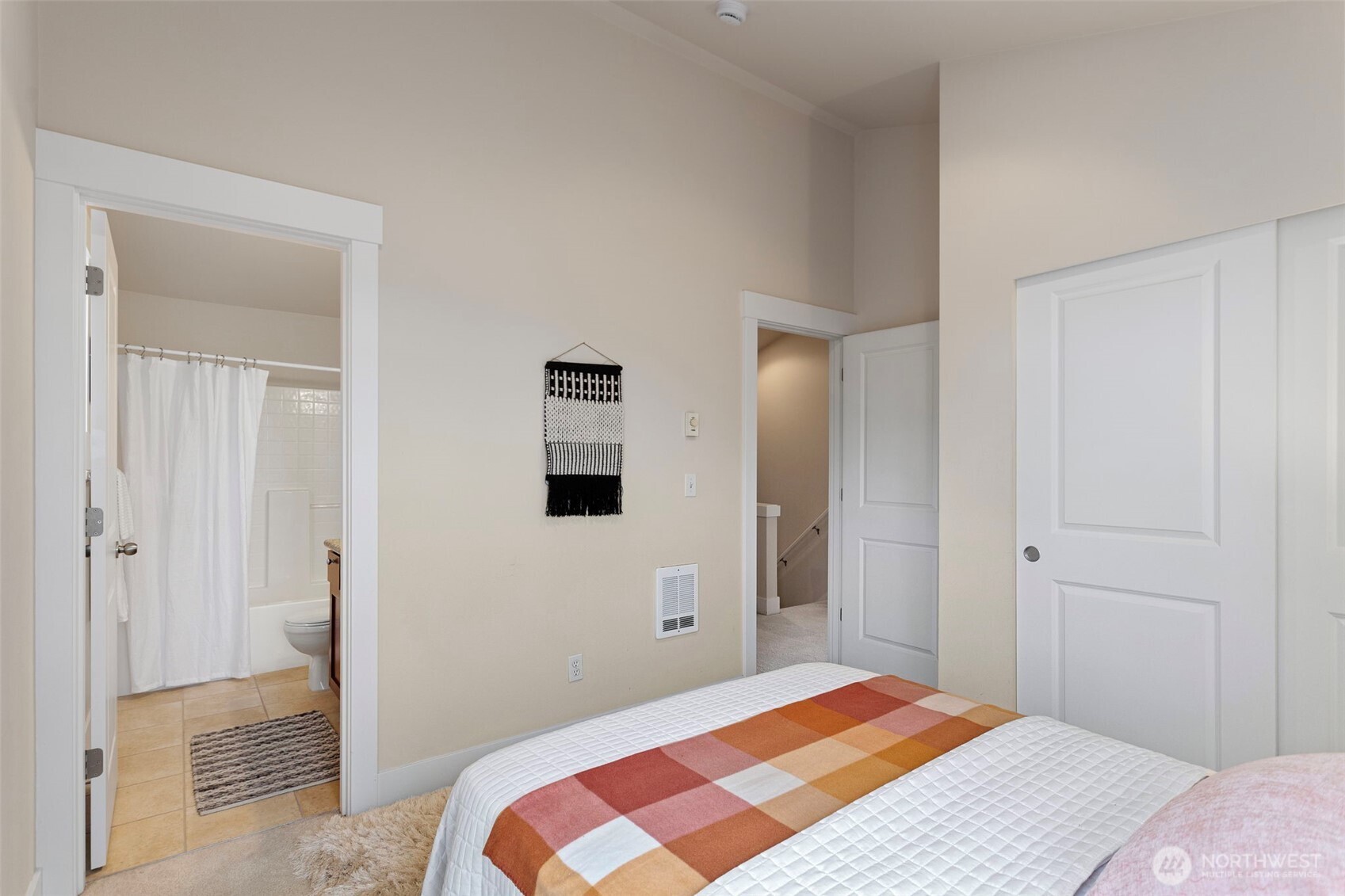 9501 Interlake Avenue N, Seattle, WA 98103