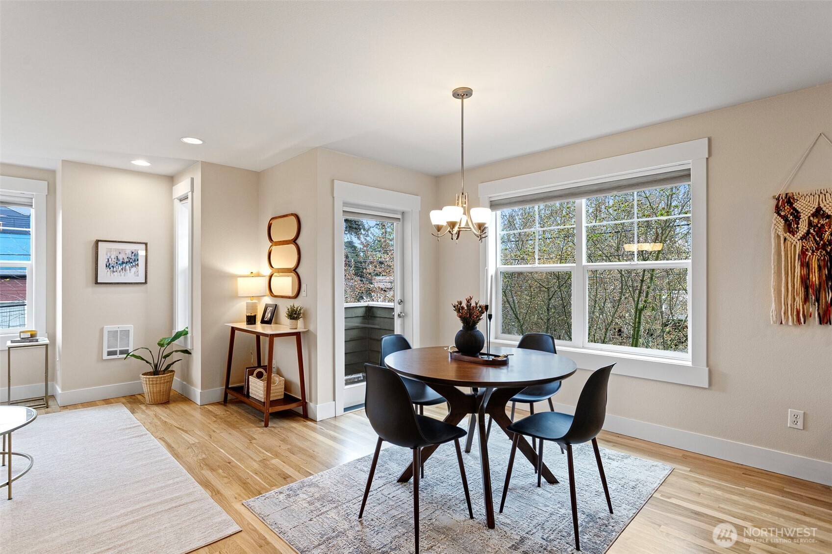 9501 Interlake Avenue N, Seattle, WA 98103