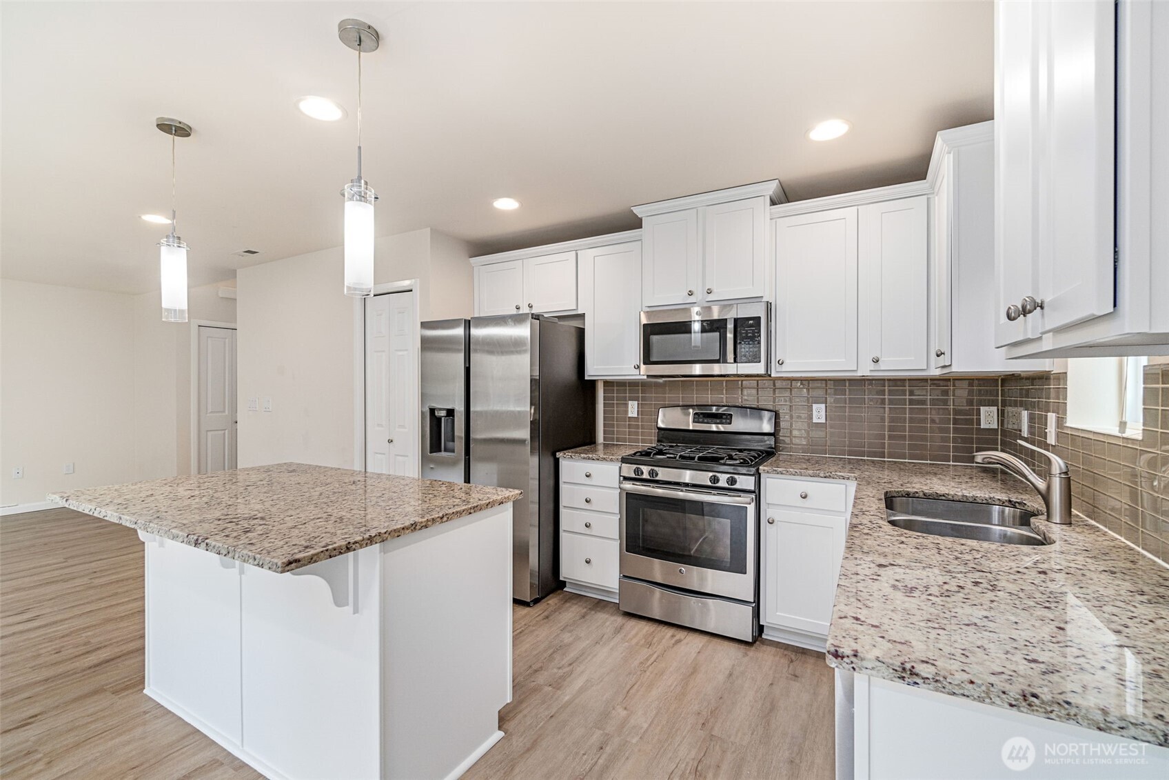 412 201 Street SW, Lynnwood, WA 98036