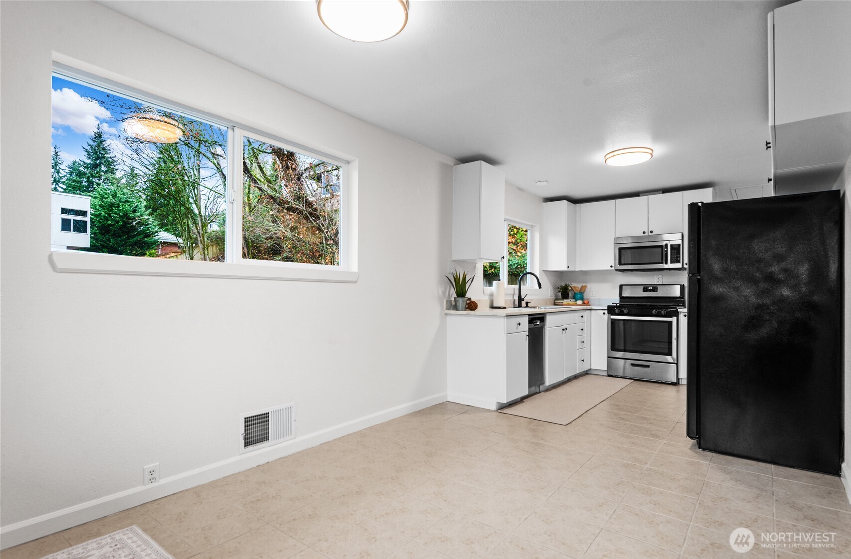 7552 21st Avenue SW, Seattle, WA 98106
