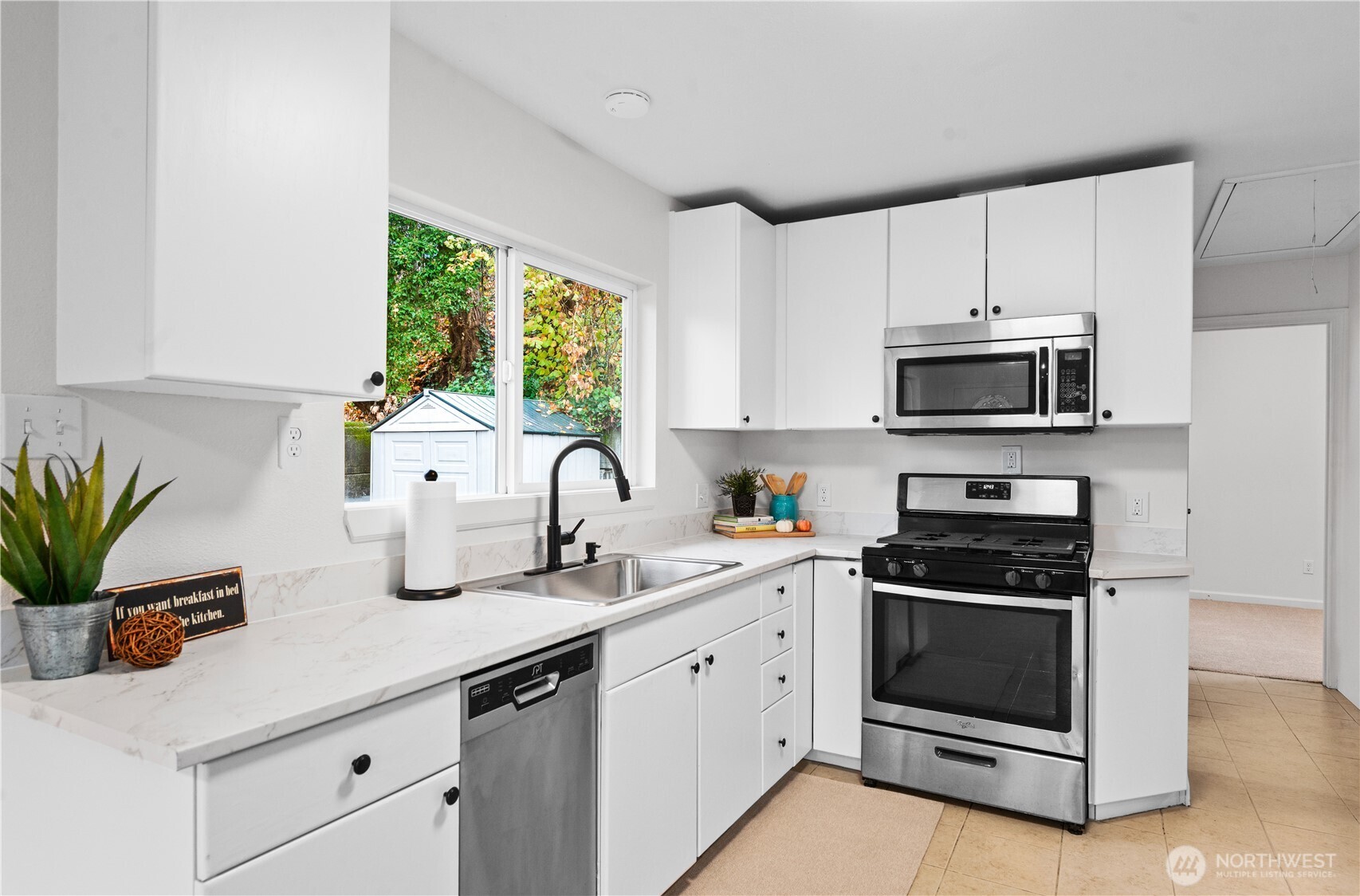 7552 21st Avenue SW, Seattle, WA 98106
