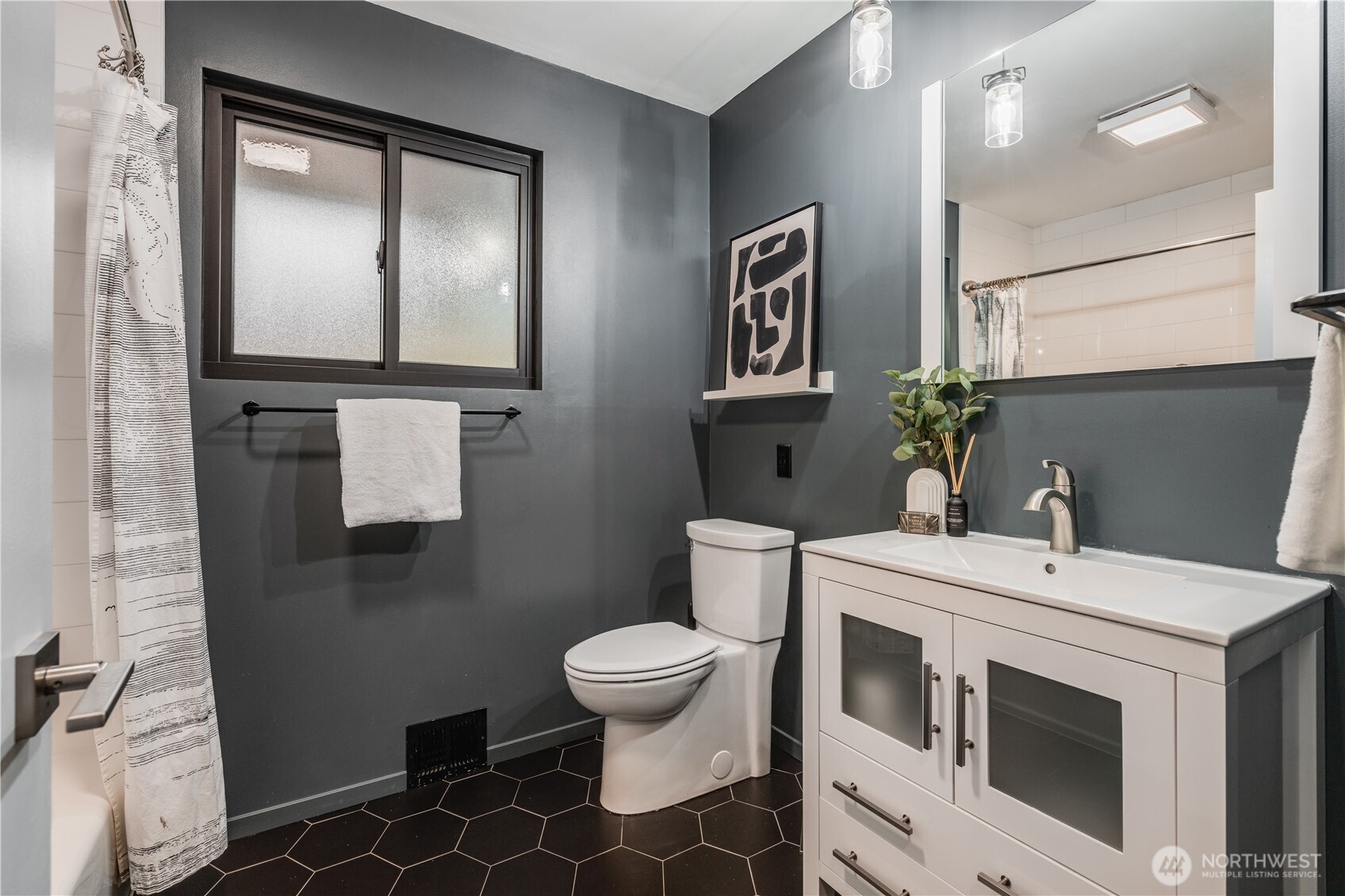 4921 50th Avenue S, Seattle, WA 98118