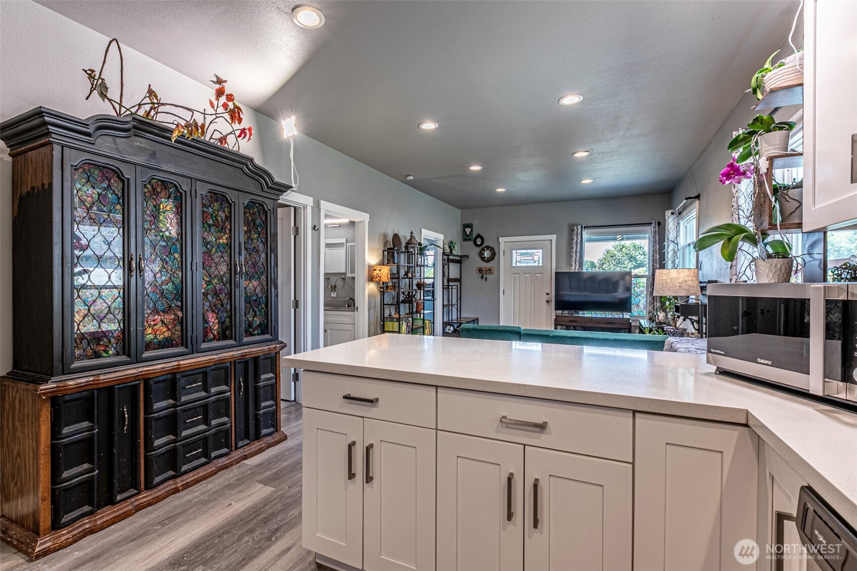 6827 S Thompson Avenue , Tacoma, WA 98408