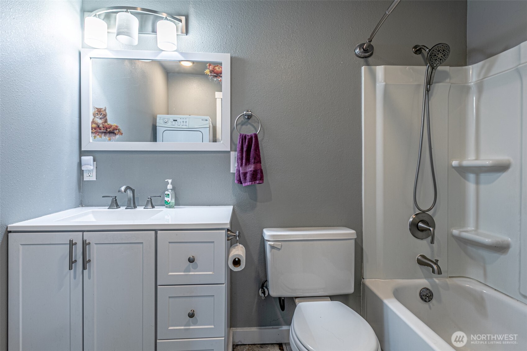 6827 S Thompson Avenue , Tacoma, WA 98408