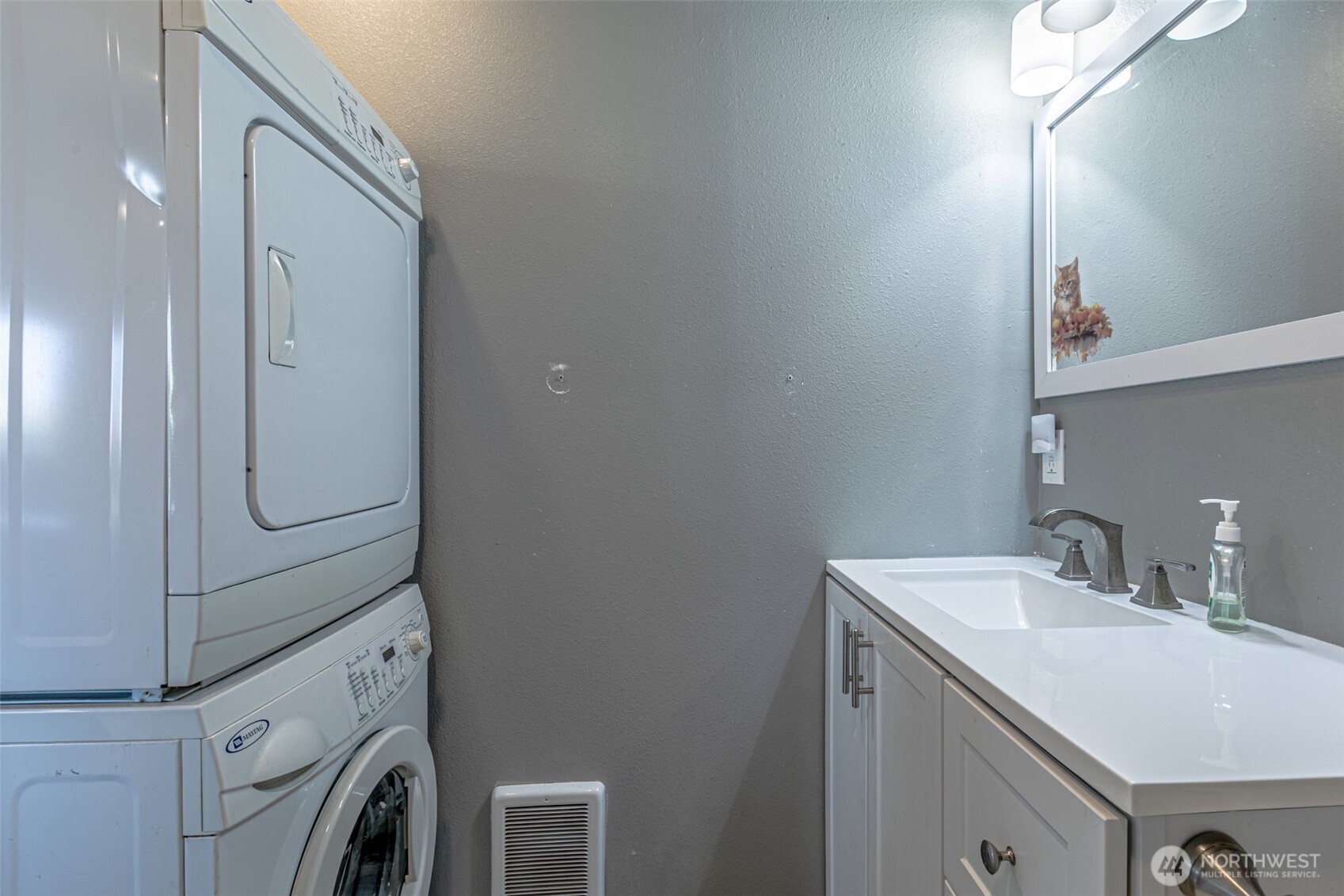 6827 S Thompson Avenue , Tacoma, WA 98408