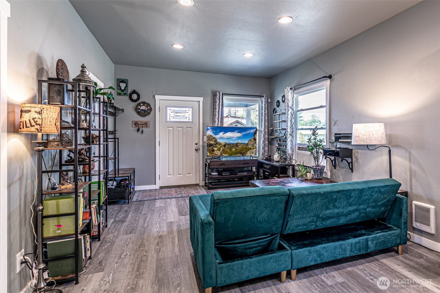 6827 S Thompson Avenue , Tacoma, WA 98408
