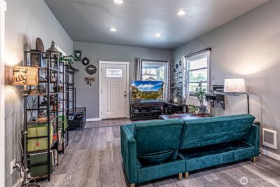 6827 S Thompson Avenue , Tacoma, WA 98408 - Photo 7