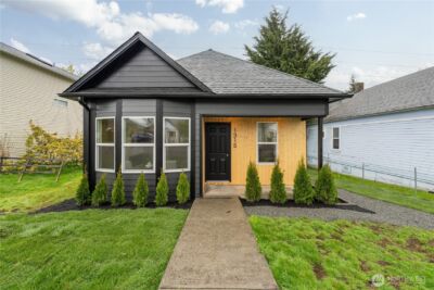 1315 E Marine View Drive , Everett, WA 98201-1933