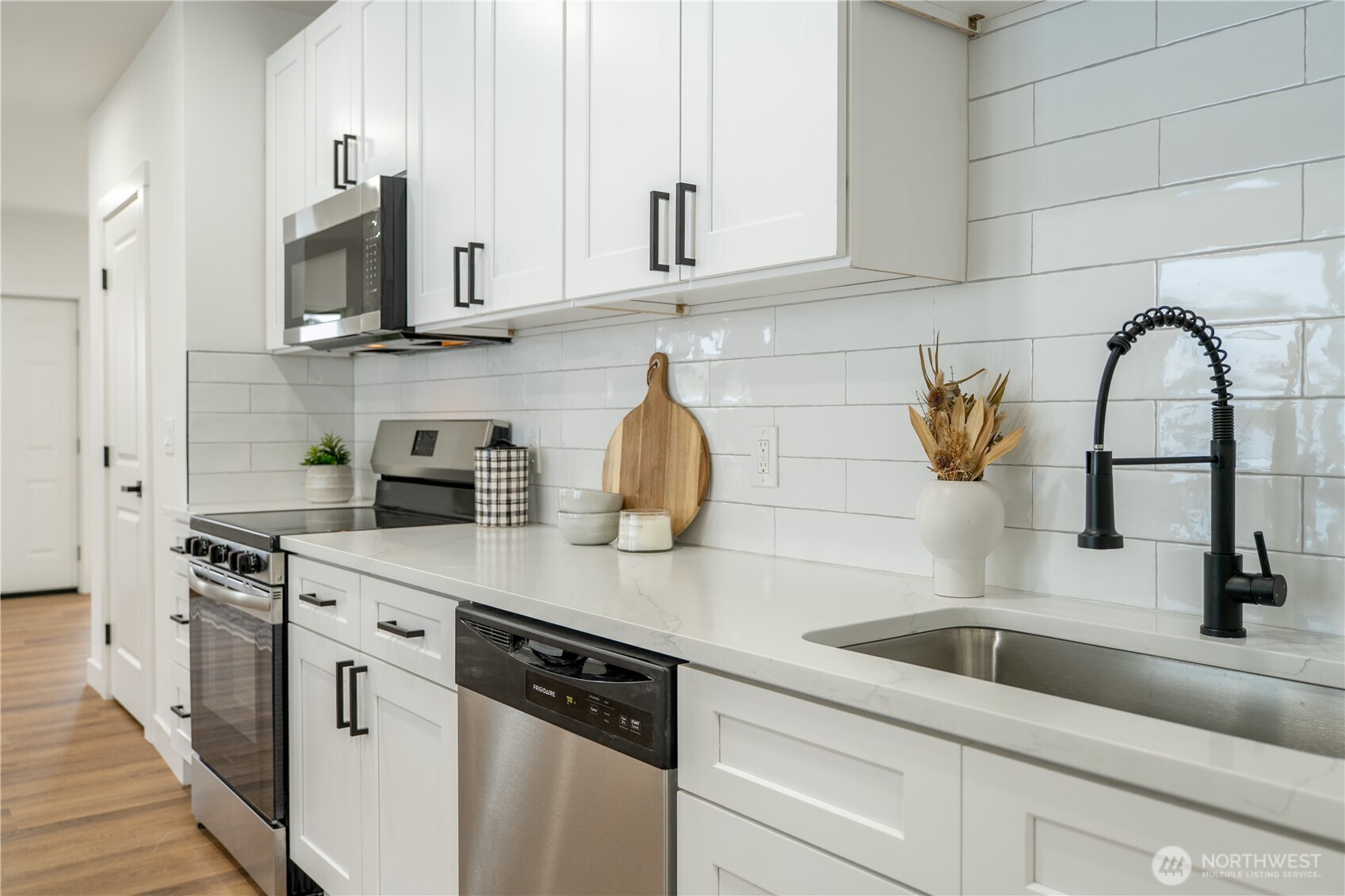 1315 E Marine View Drive , Everett, WA 98201-1933
