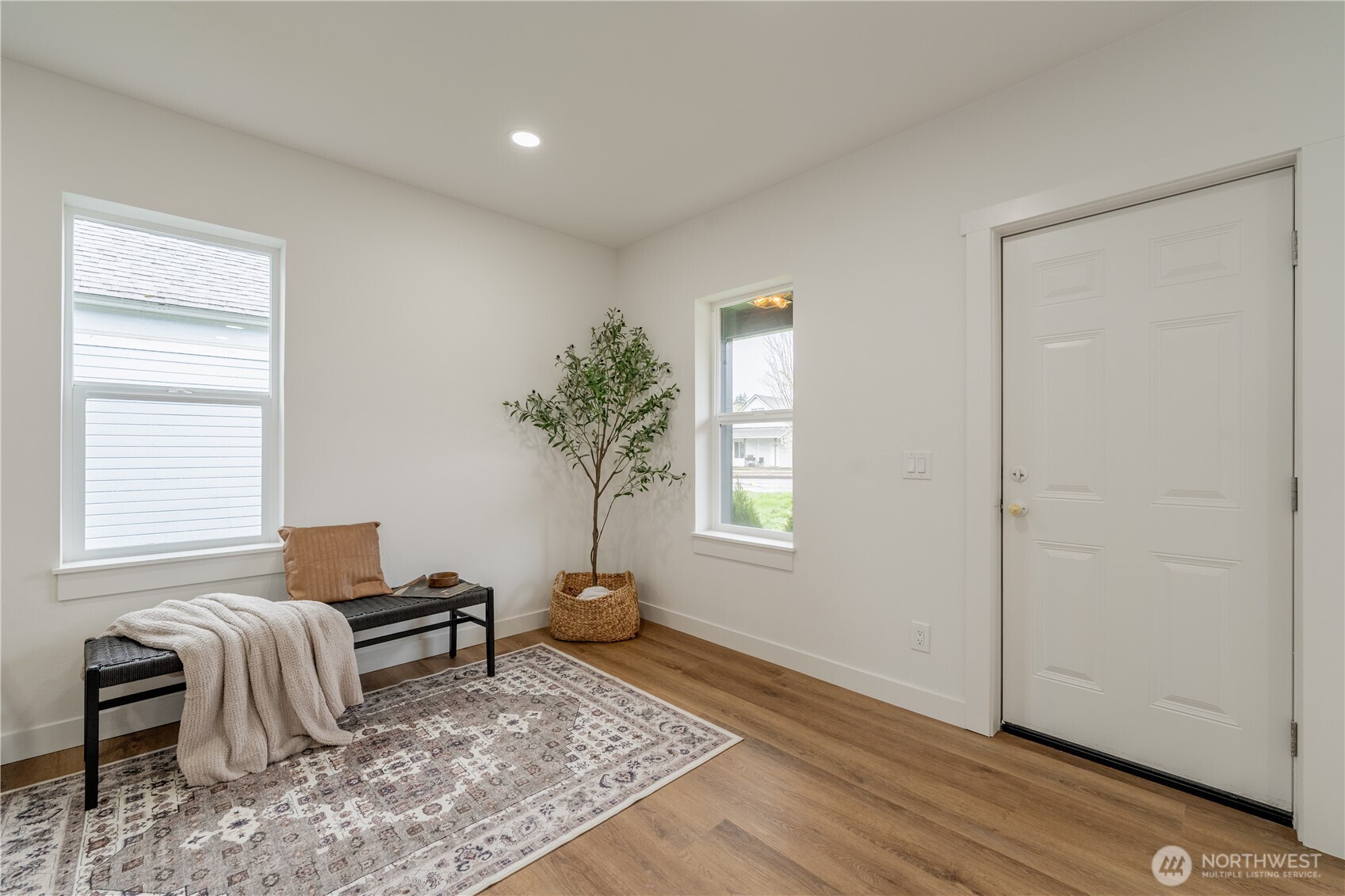 1315 E Marine View Drive , Everett, WA 98201-1933