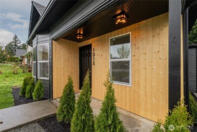 1315 E Marine View Drive , Everett, WA 98201-1933 - Photo 2
