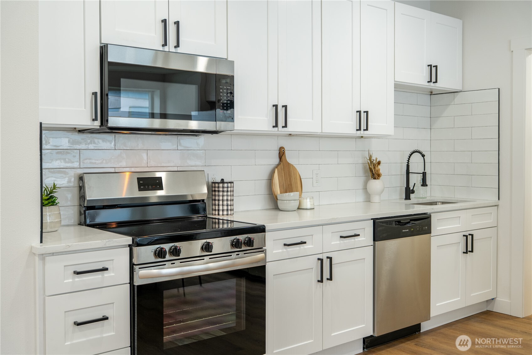 1315 E Marine View Drive , Everett, WA 98201-1933