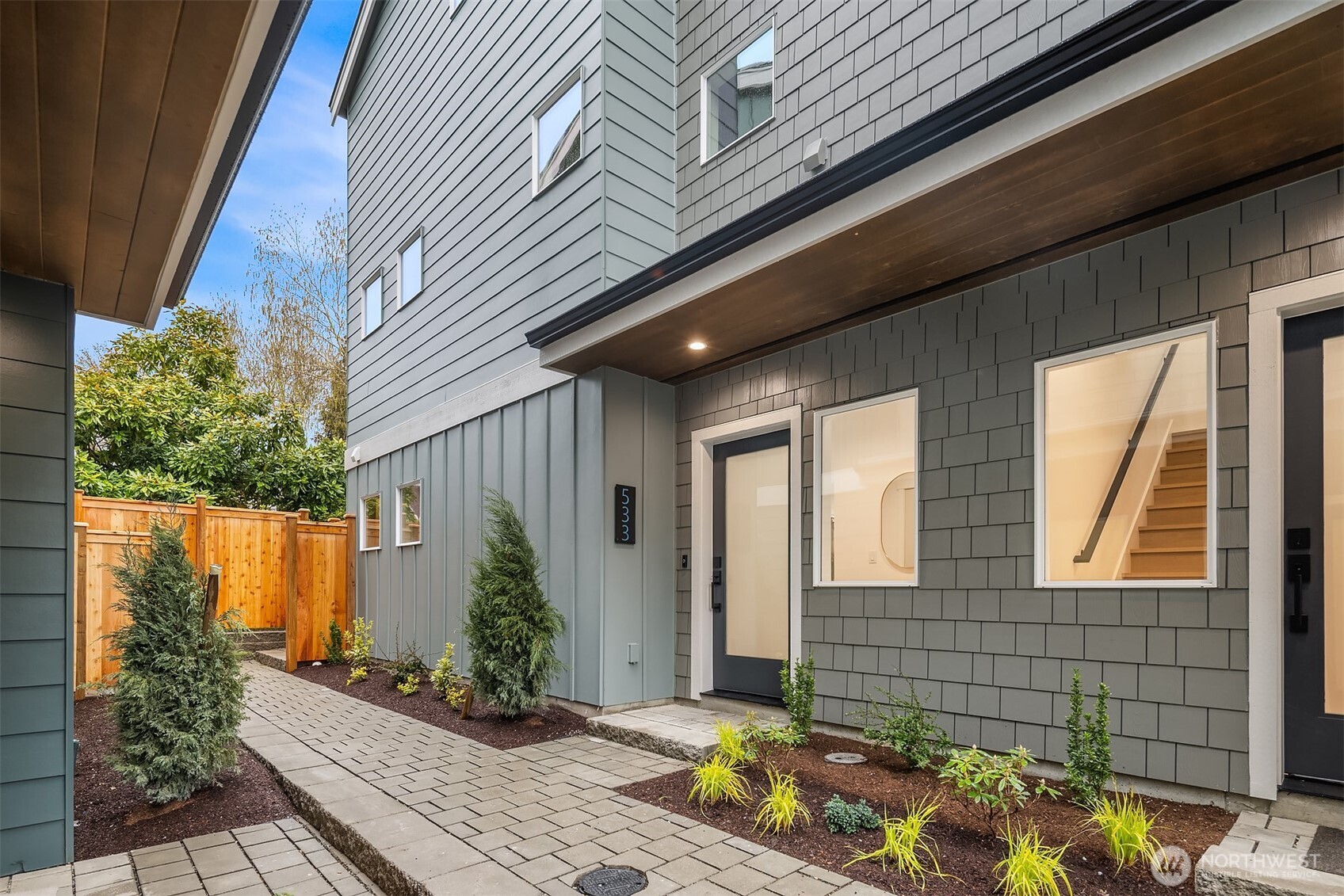 533 N 70th Street , Seattle, WA 98103