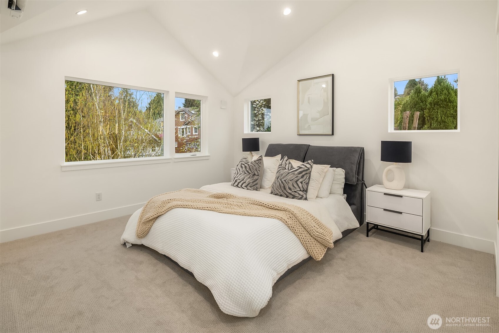 533 N 70th Street , Seattle, WA 98103