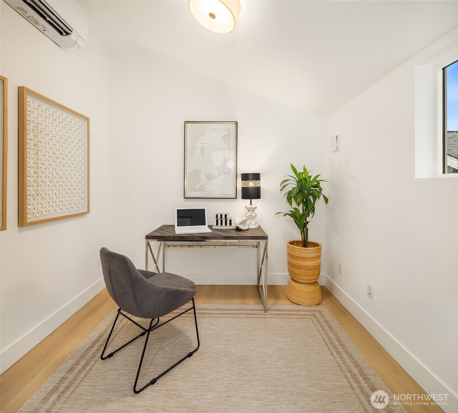 533 N 70th Street , Seattle, WA 98103