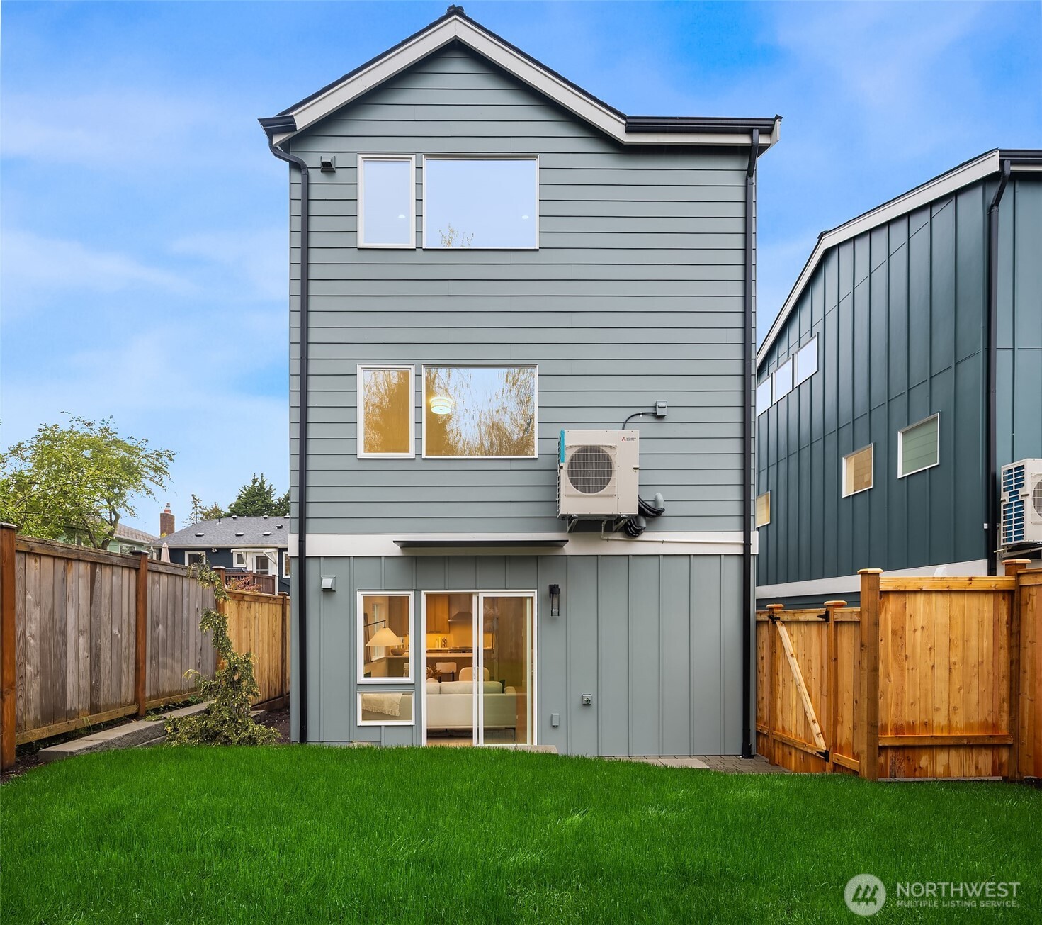 533 N 70th Street , Seattle, WA 98103