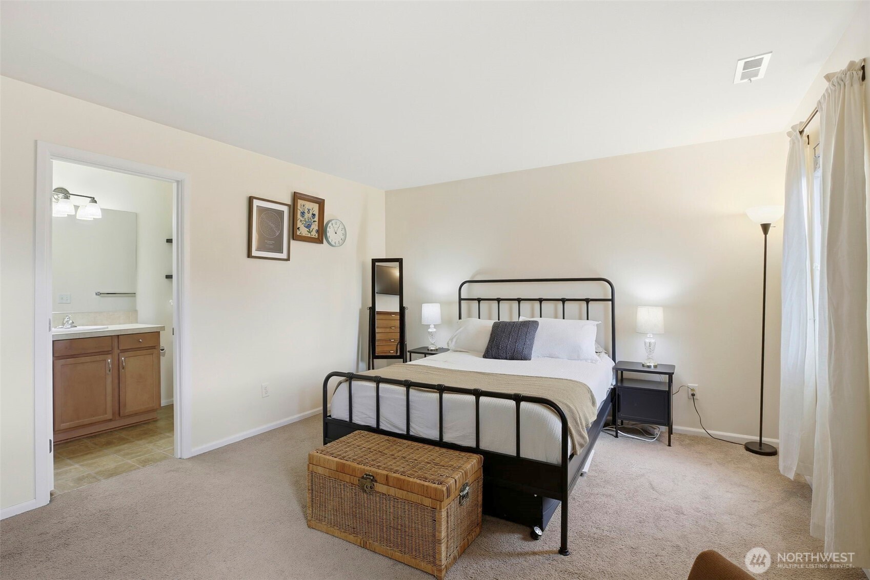 3662 London Loop NE, Lacey, WA 98516-6401