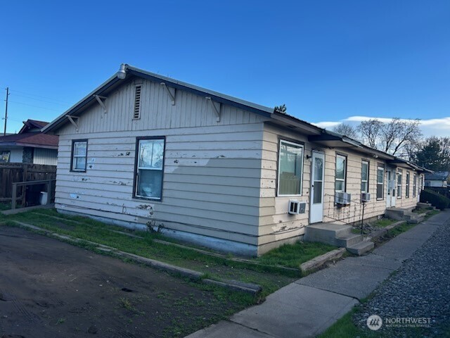 705 N 1st Street , Yakima, WA 98901
