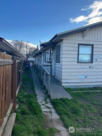 705 N 1st Street , Yakima, WA 98901