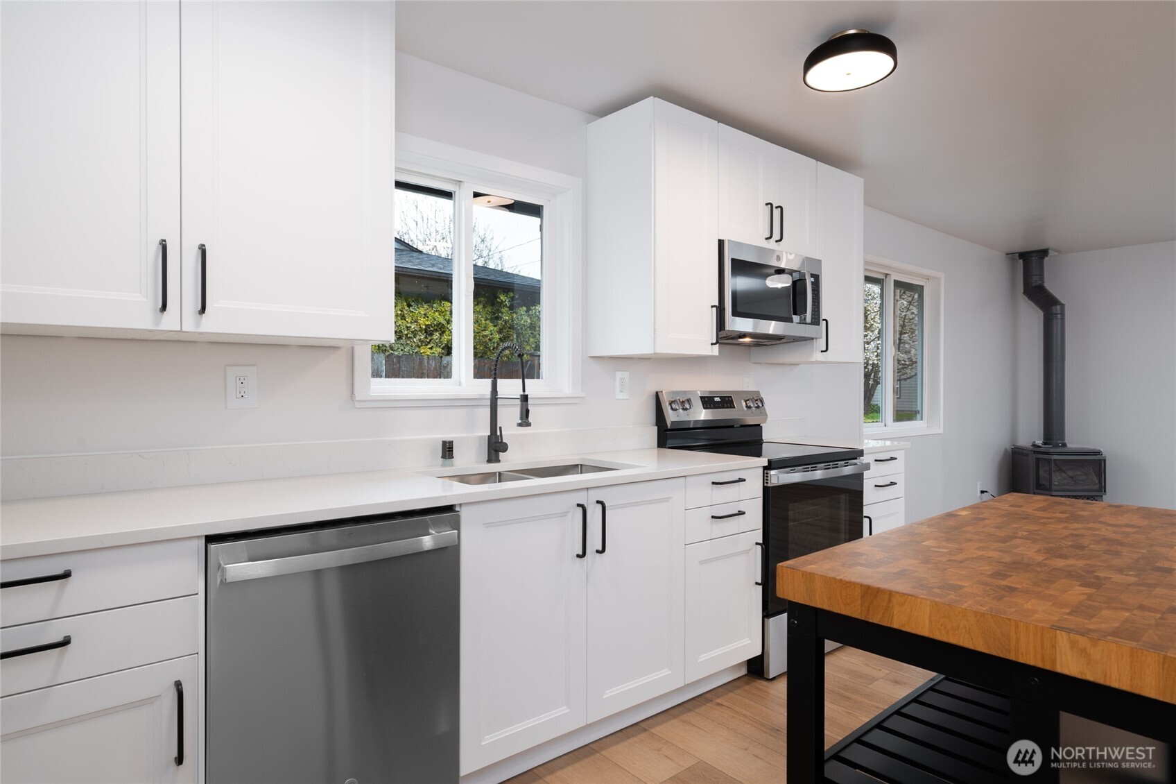 944 Fidalgo Street , Sedro Woolley, WA 98284