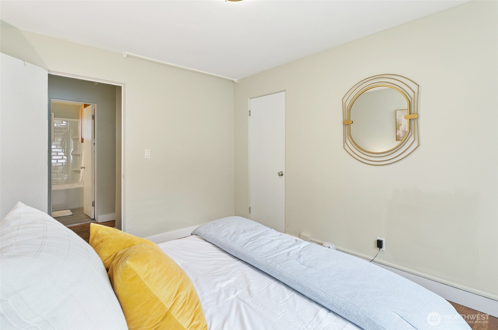 4806 Terrace Drive NE #4806, Seattle, WA 98105-3924