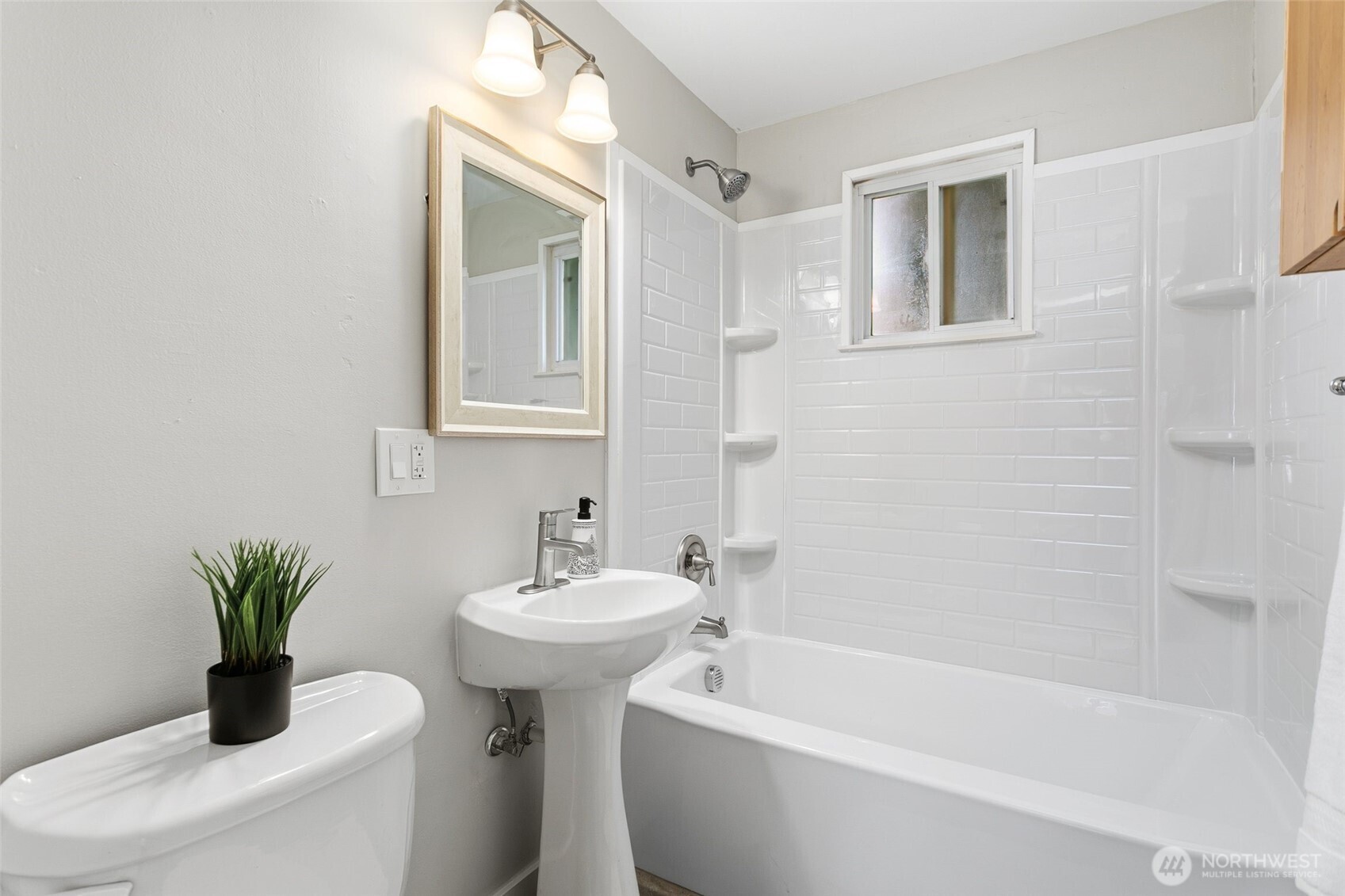 4806 Terrace Drive NE #4806, Seattle, WA 98105-3924
