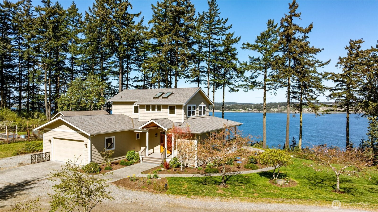 1202 NE Burnham Place , Coupeville, WA 98239