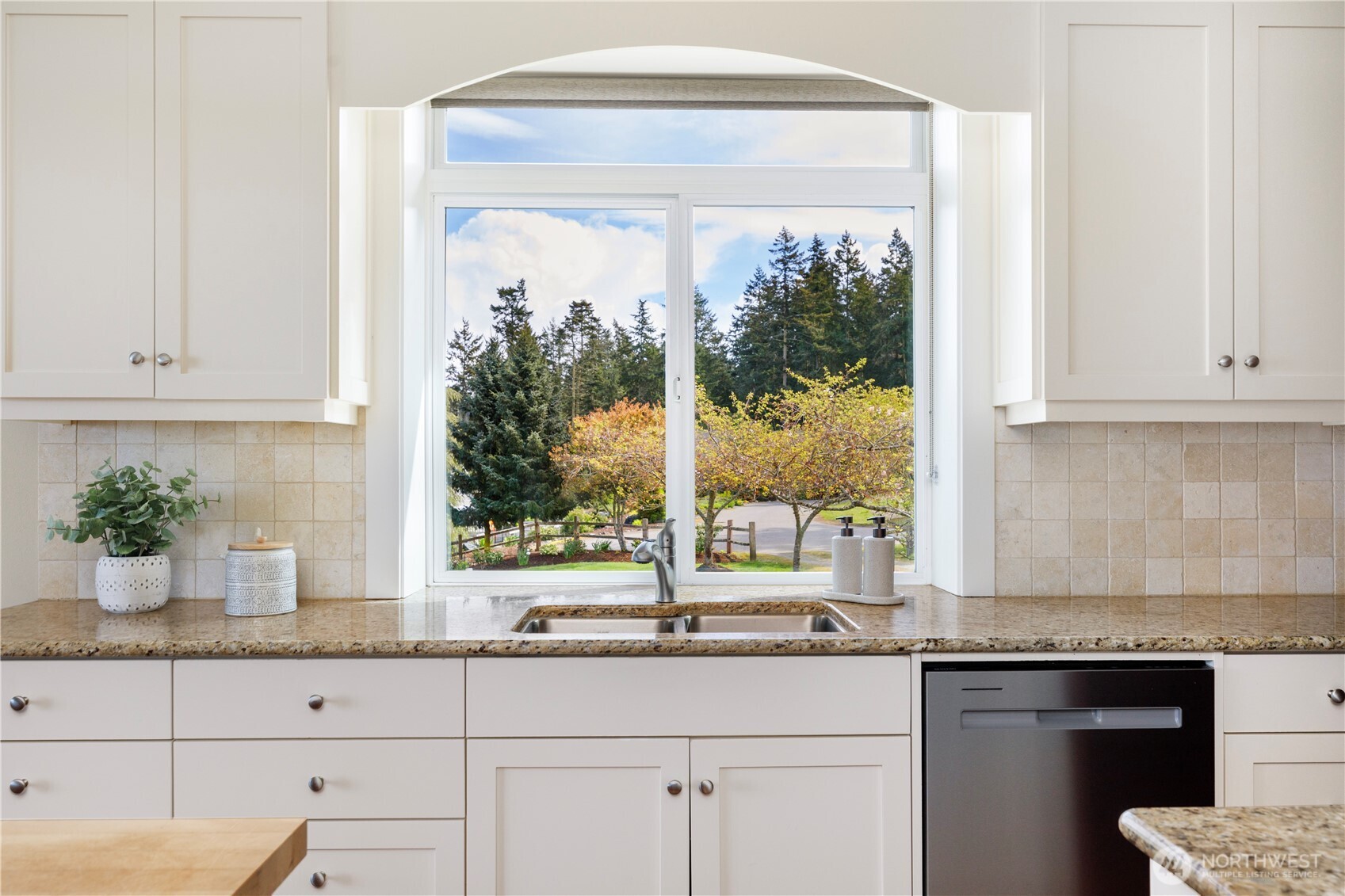 1202 NE Burnham Place , Coupeville, WA 98239