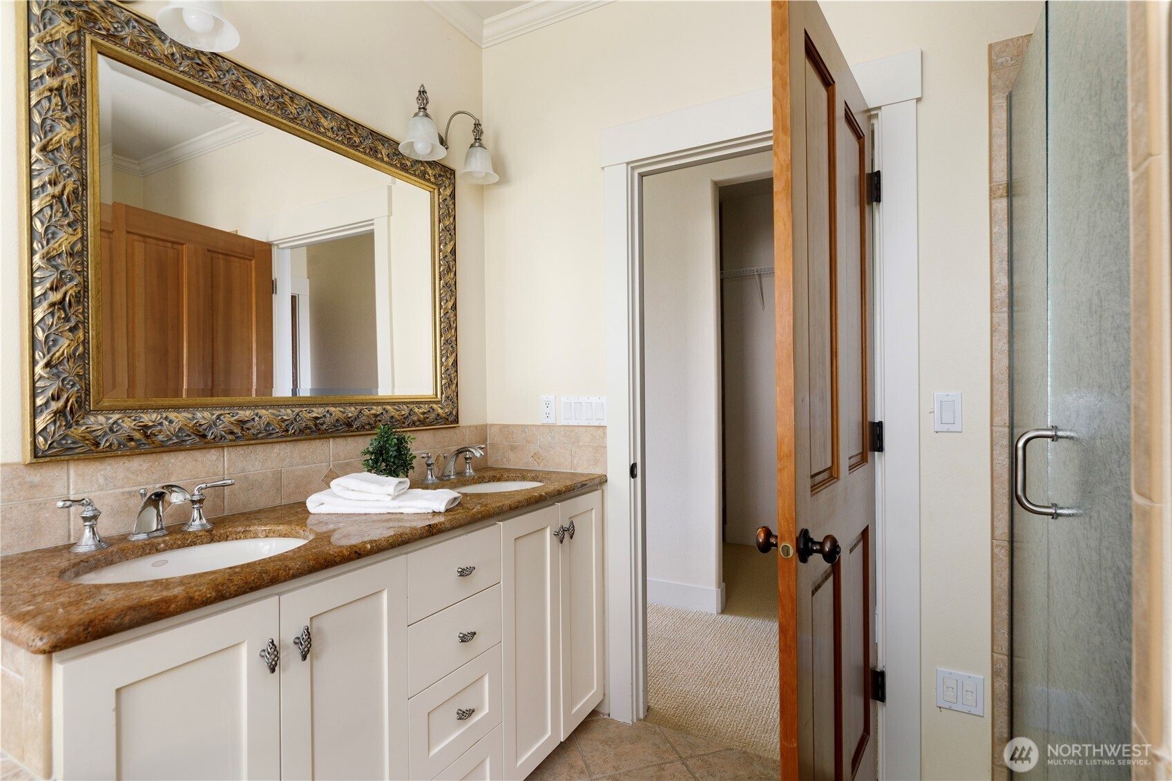 1202 NE Burnham Place , Coupeville, WA 98239