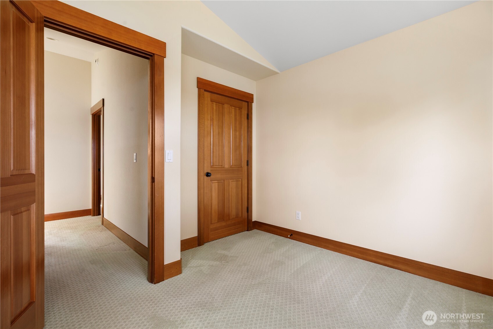 1202 NE Burnham Place , Coupeville, WA 98239