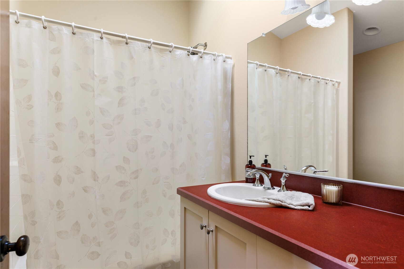 1202 NE Burnham Place , Coupeville, WA 98239