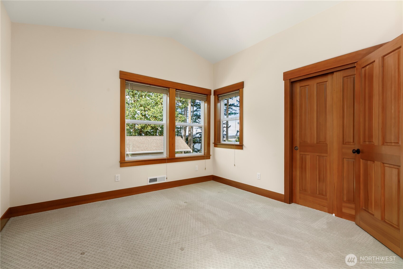 1202 NE Burnham Place , Coupeville, WA 98239