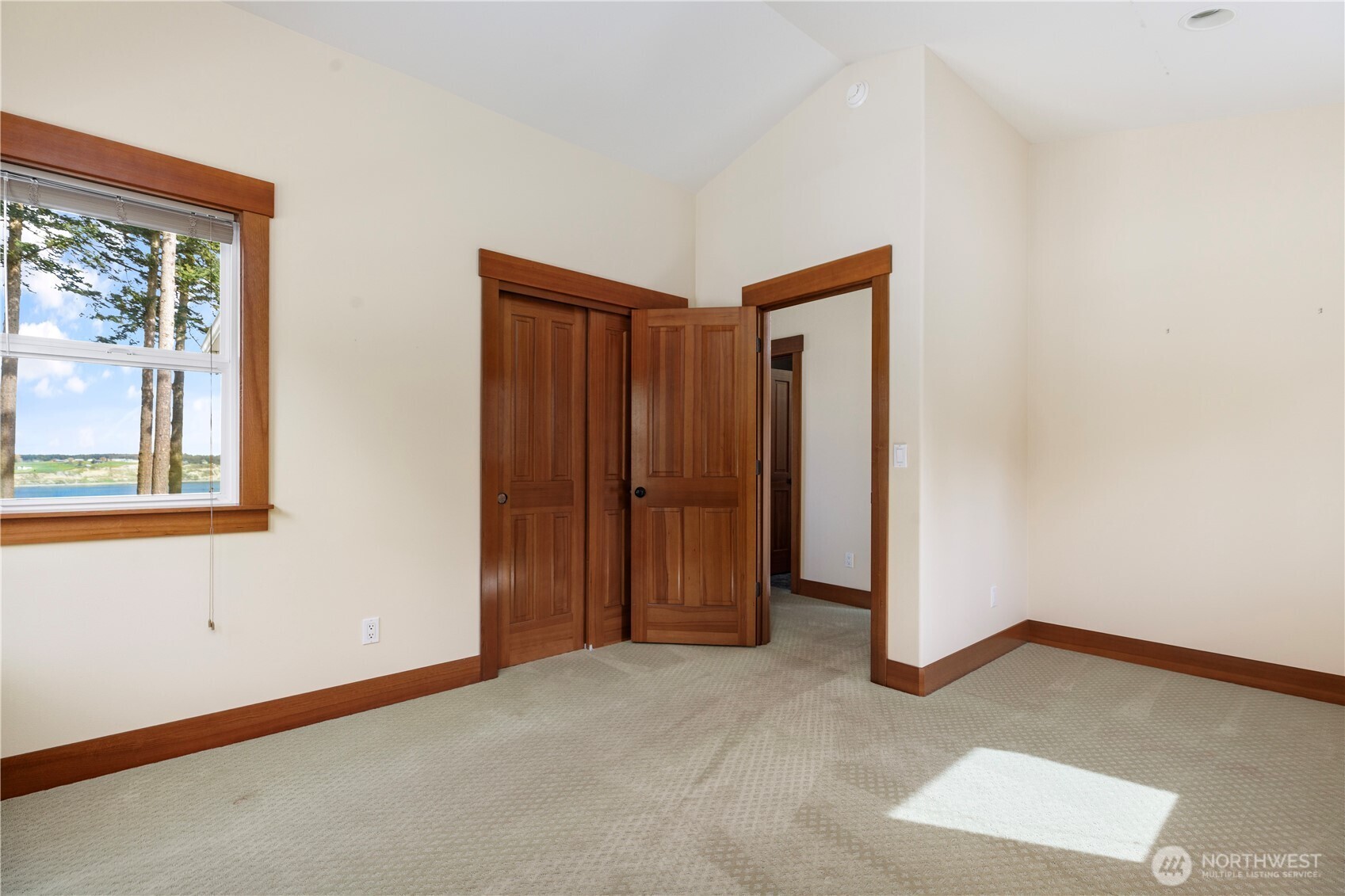 1202 NE Burnham Place , Coupeville, WA 98239