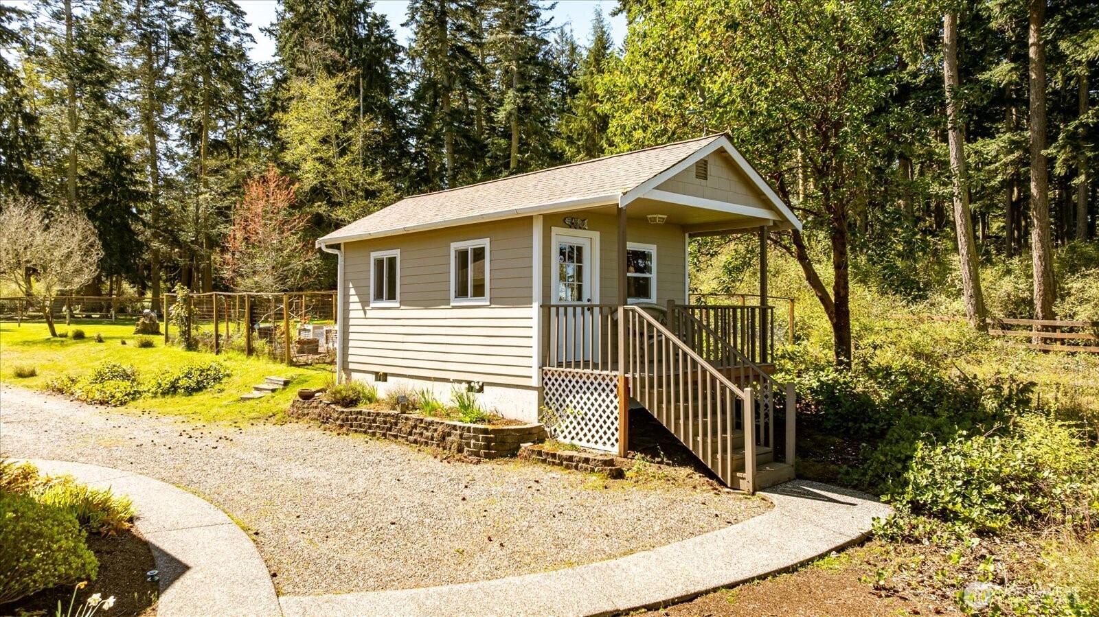 1202 NE Burnham Place , Coupeville, WA 98239