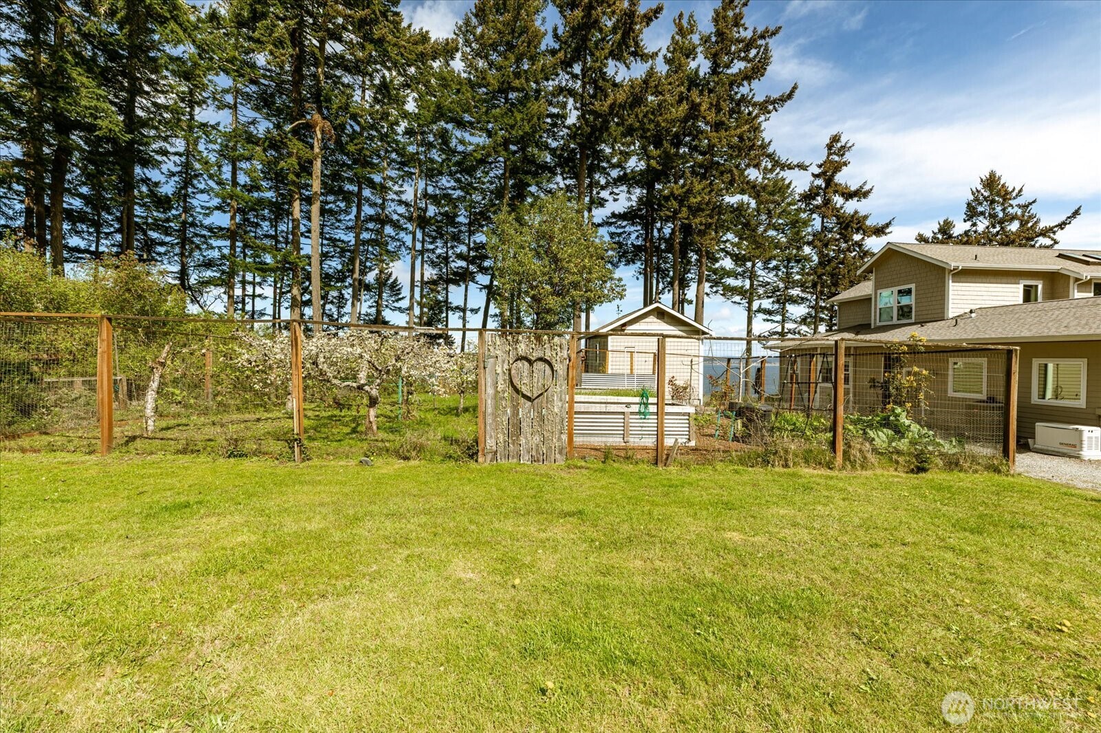 1202 NE Burnham Place , Coupeville, WA 98239