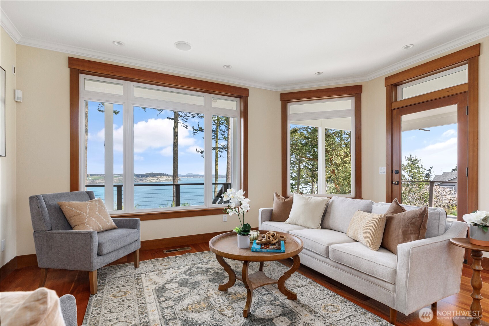 1202 NE Burnham Place , Coupeville, WA 98239