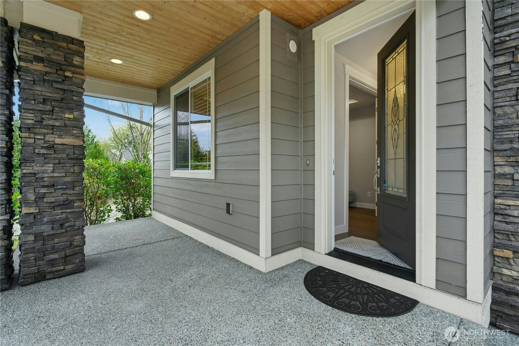 8435 NE 146th Street , Kenmore, WA 98028