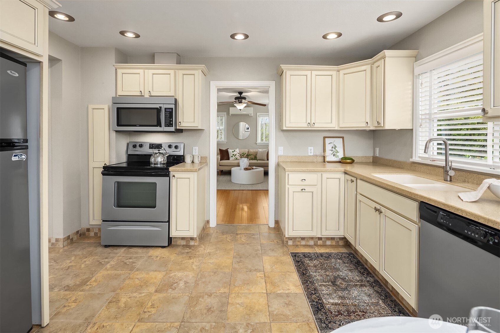 16202 11th Avenue SW, Burien, WA 98166