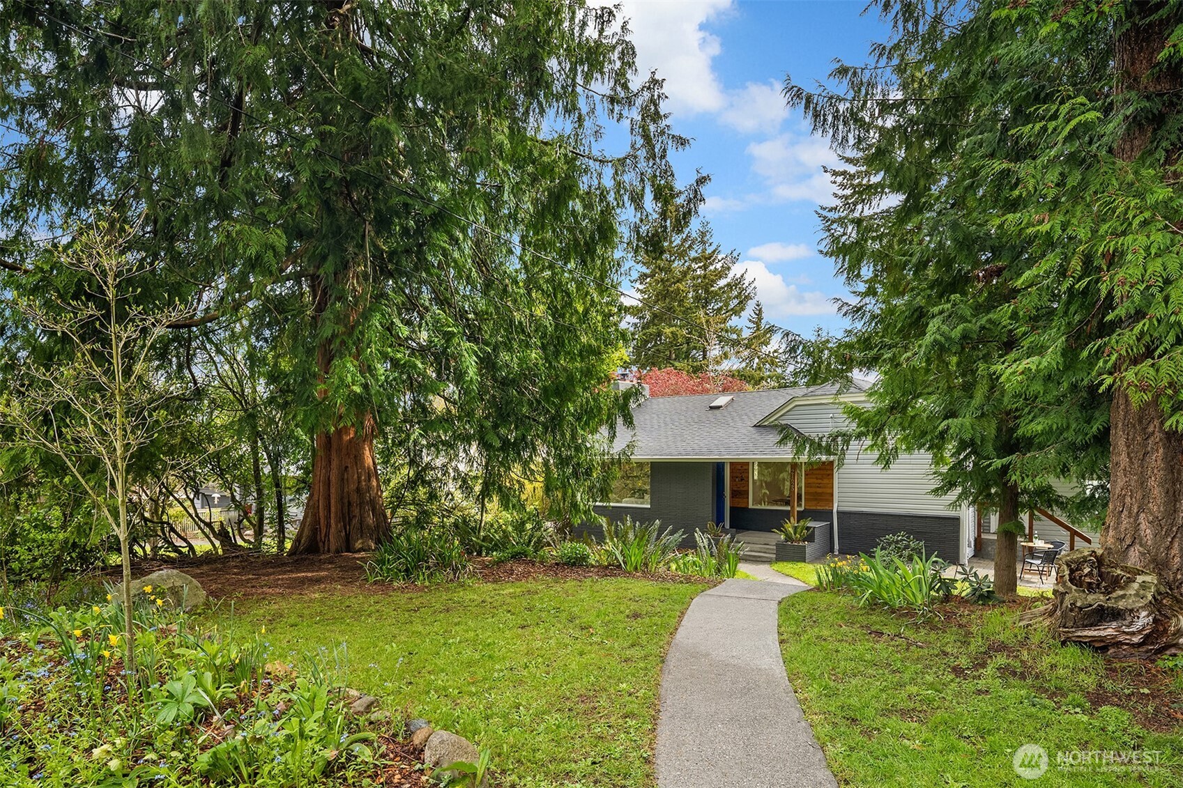 21625 92nd Avenue W, Edmonds, WA 98020