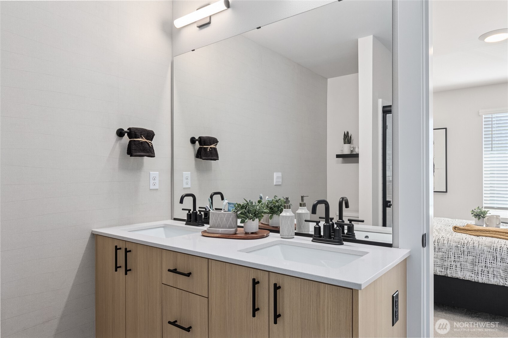 16111 36th Avenue W #D2, Lynnwood, WA 98087