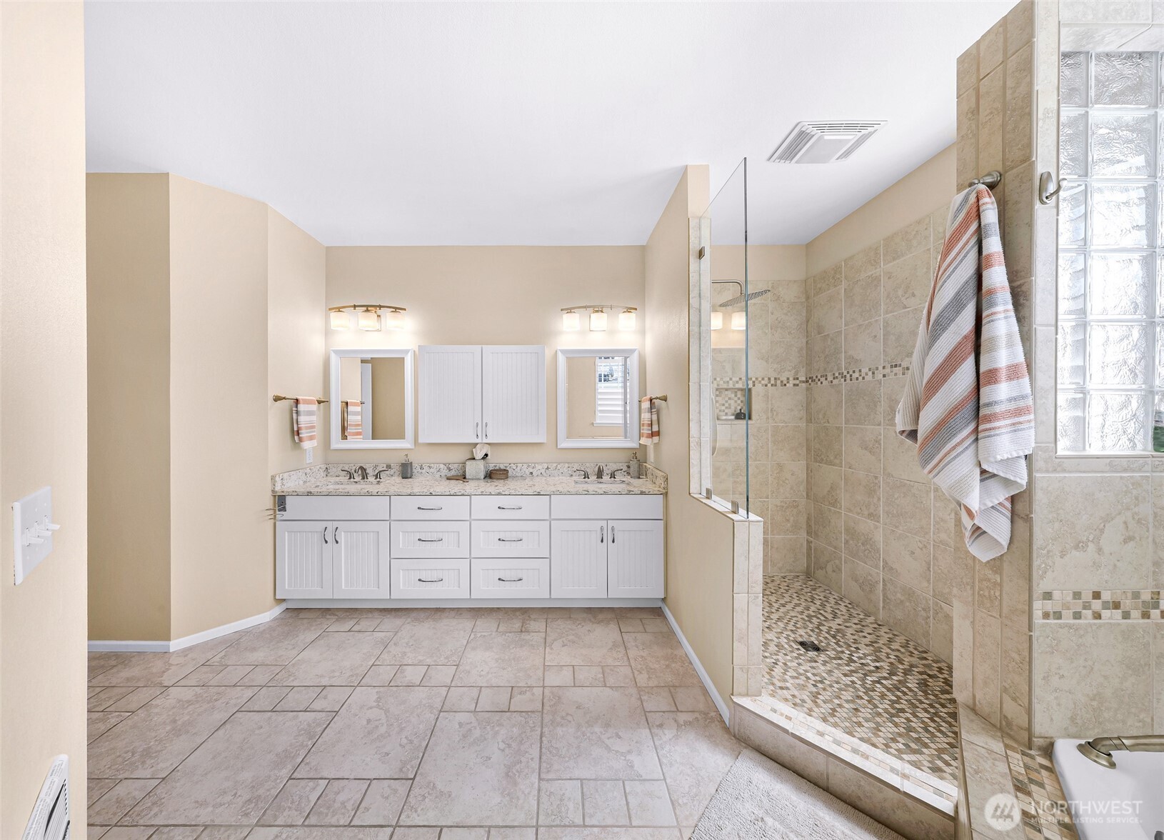 127 E Homestead Boulevard , Lynden, WA 98264