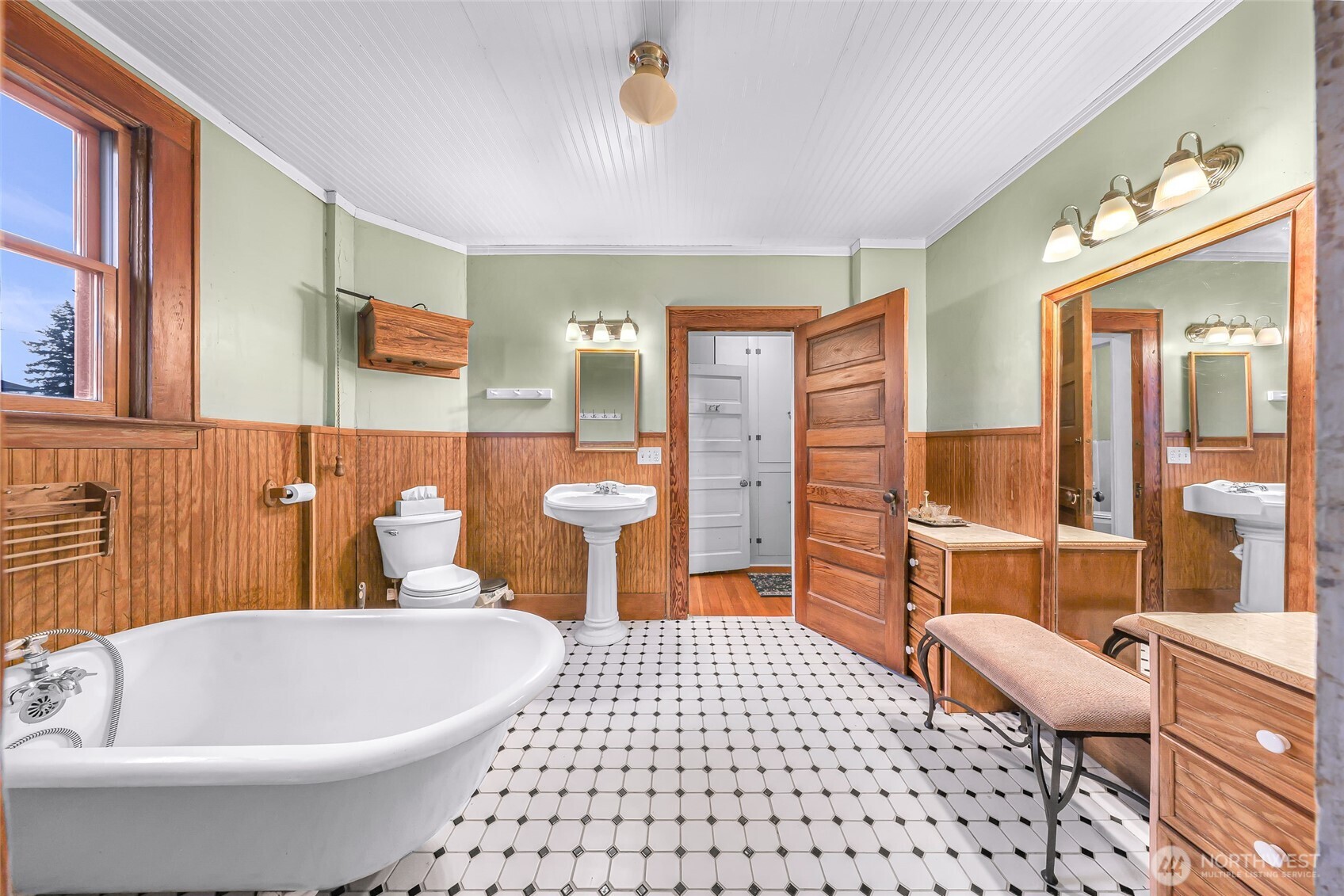 1328 Franklin Street , Bellingham, WA 98225