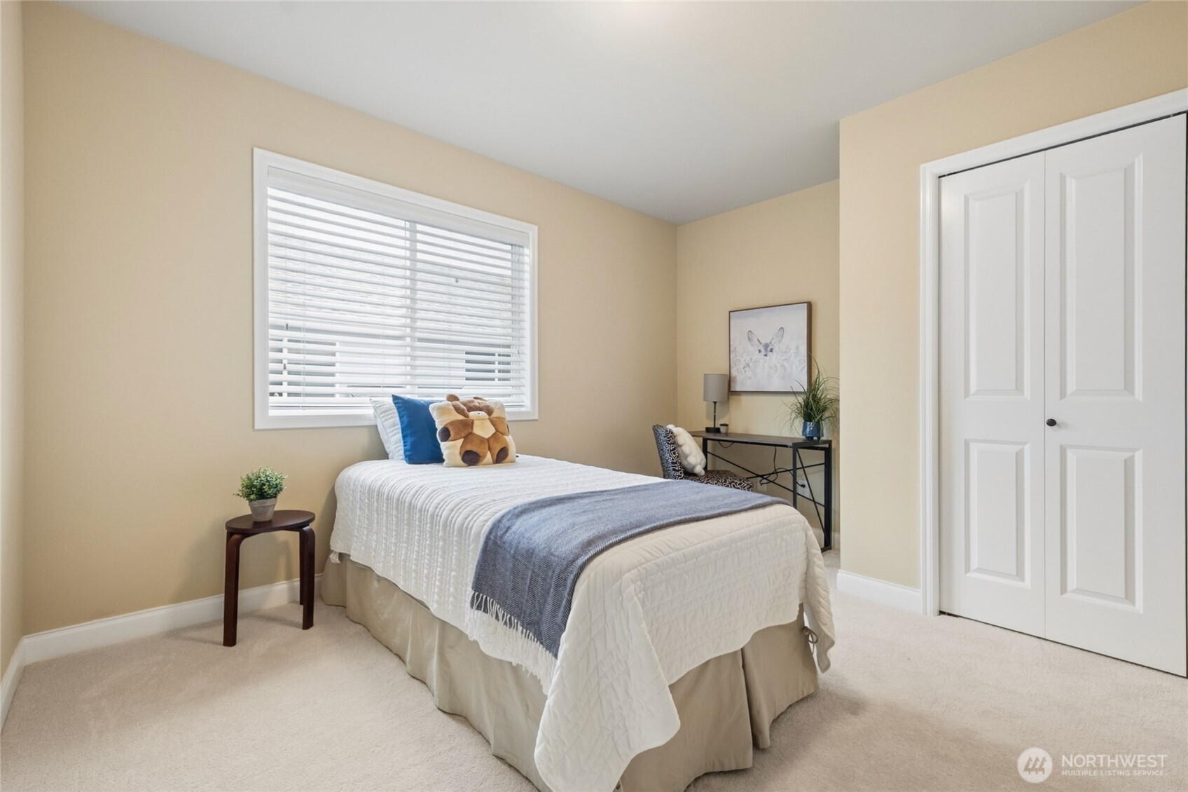 6701 W Crest View Loop SE, Snoqualmie, WA 98065