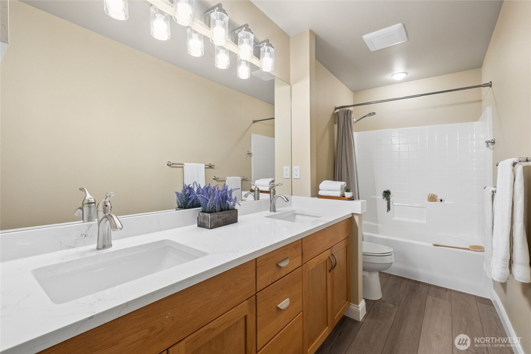 6701 W Crest View Loop SE, Snoqualmie, WA 98065