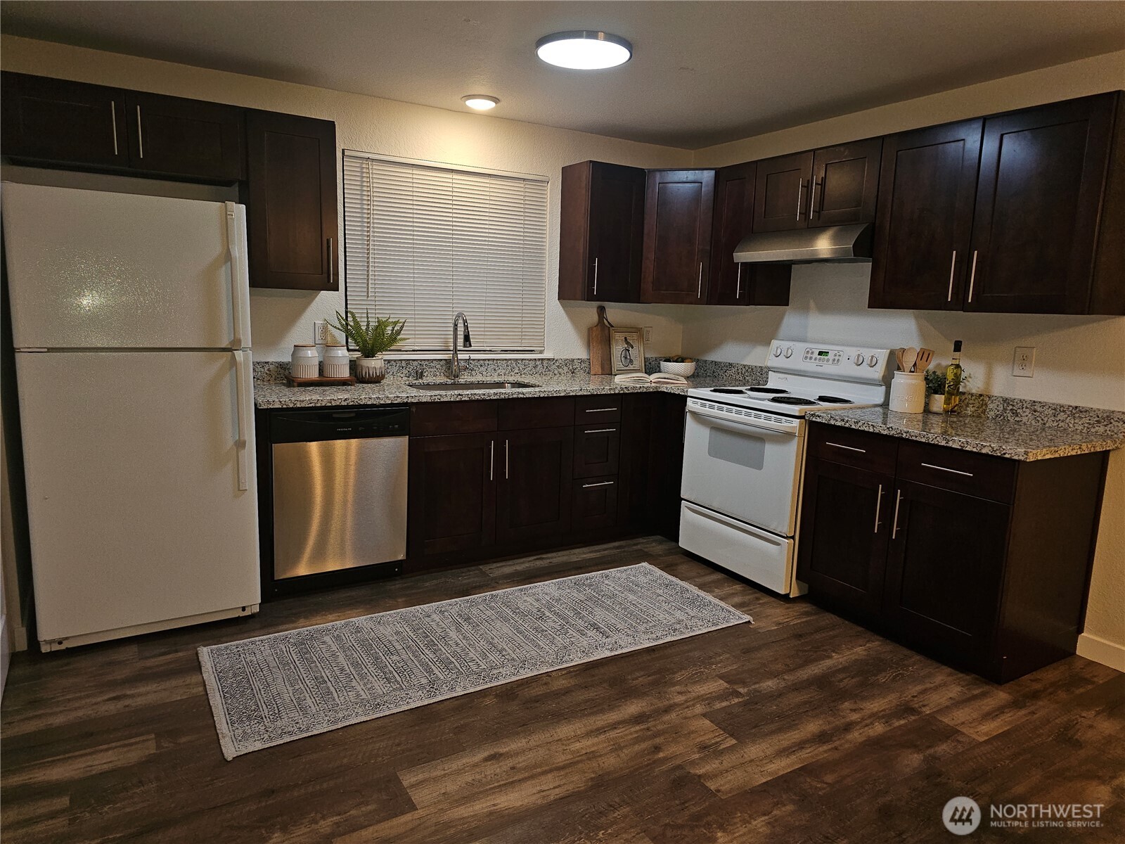 406 E Pioneer Street #D, Granite Falls, WA 98252