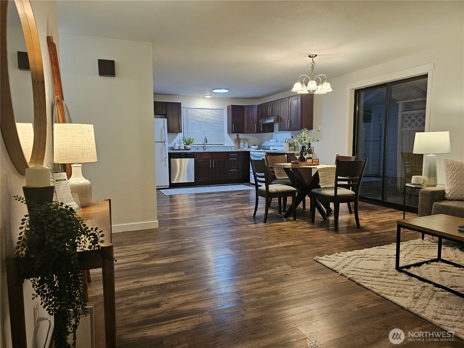 406 E Pioneer Street #D, Granite Falls, WA 98252