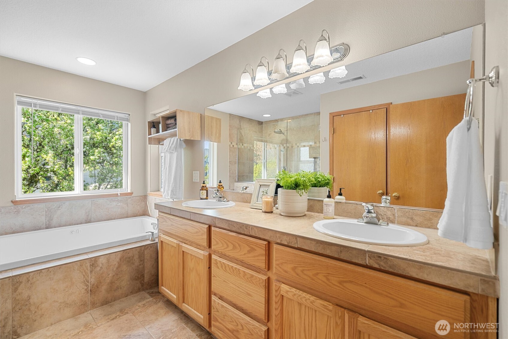 1311 E 16TH Circle , La Center, WA 98629
